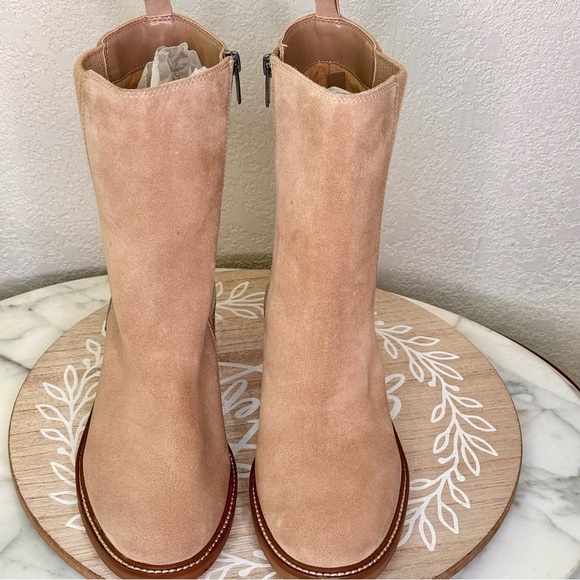 Vince Camuto kelvina boot,Chelsea,beige real suede EUC lug sole Y2K minimalist - Picture 2 of 7